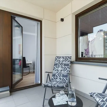 Przedwiosnie By Renters Διαμέρισμα