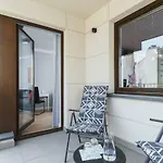 Przedwiosnie By Renters Apartment