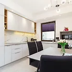 Przedwiosnie By Renters Apartment *